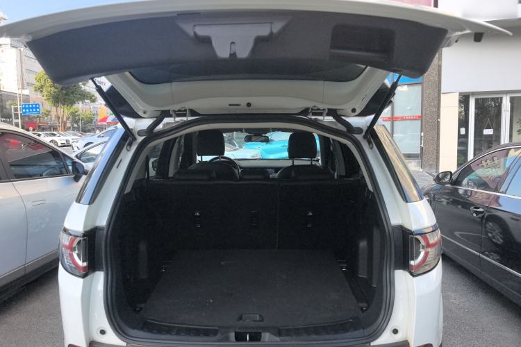 Used Land Rover Discovery Sport 2019 240 PS PURE Edition China V Standard
