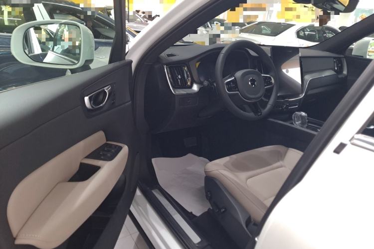 Used Volvo XC60 2026 B5 4x4 Smart Luxury Edition