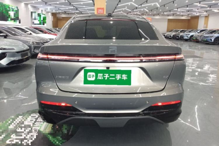 Used  R7 2025 Advanced Edition
