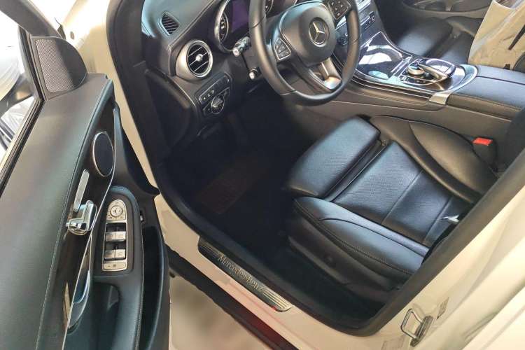 Used Mercedes-Benz GLC 2017 GLC 260 4MATIC Luxury Model
