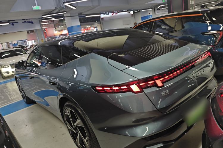 Used Lynk & Co Z10 2025 95 kWh 702 km All-Wheel Drive Intelligent Driving Ultra
