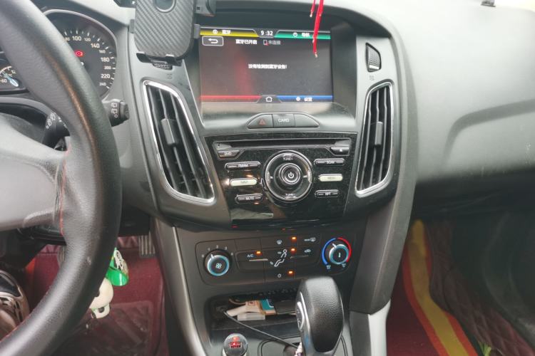 Used Ford Focus 2015 Hatchback 1.6L Automatic Comfort Model
