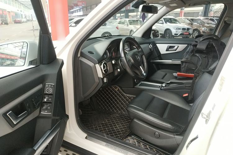 Used Mercedes-Benz GLK-Class 2013 GLK 300 4MATIC Dynamic Sunroof Model