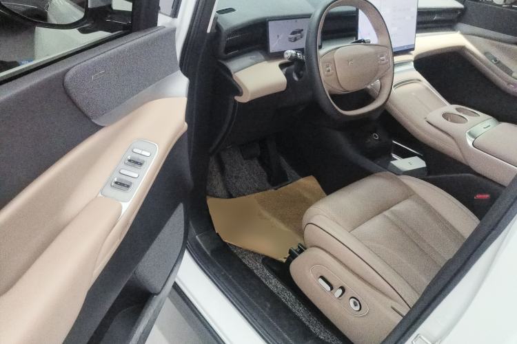 Used XPeng X9 2024 702 Ultra-Long Range Max
