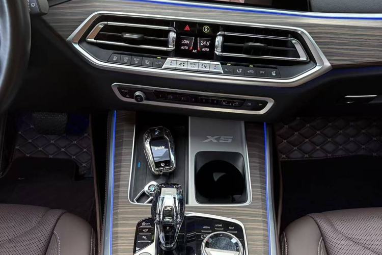 Used BMW X5 2022 xDrive 40Li M Sport Package
