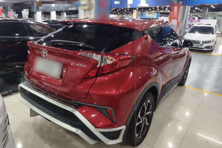 Used Toyota C-HR 2018 2.0L CoolRun Leading Edition with Sunroof China VI Standard
