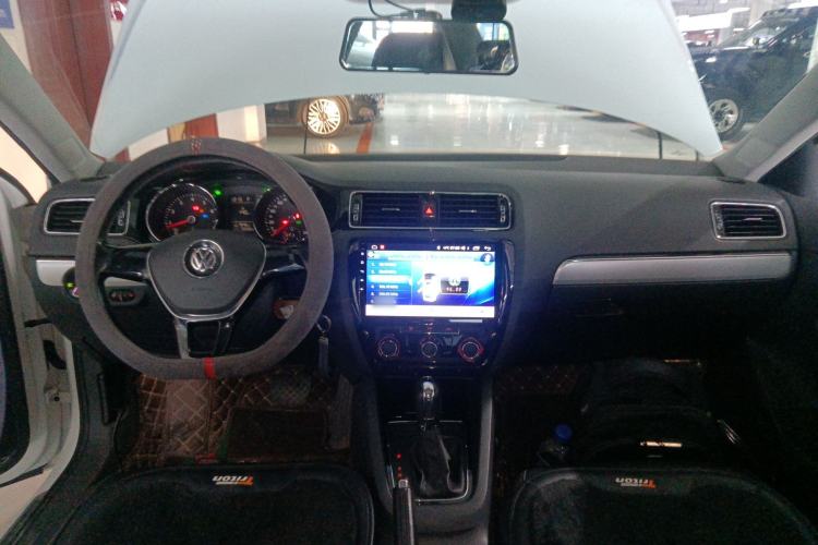 Used Volkswagen Sagitar 2015 230TSI Automatic Comfort Version
