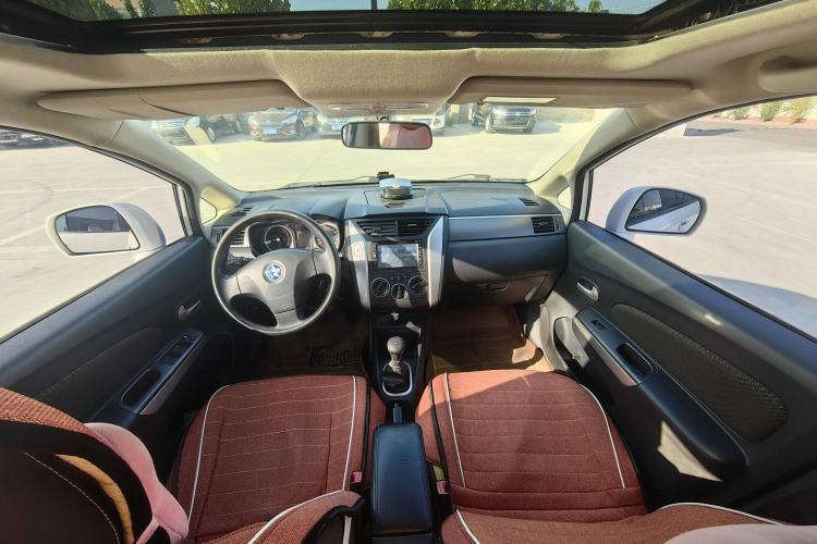 Used Venucia R50X 2013 1.6L Manual Model
