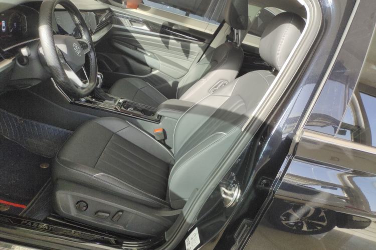 Used Volkswagen Passat 2022 330TSI Elite Edition Custom Version
