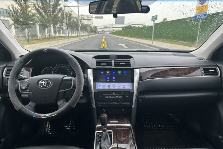 Used Toyota Camry 2016 2.0G 10th Anniversary Leading Edition
