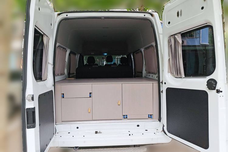 Used JMC Fushun 2023 2.0T Automatic Short-Wheelbase Mid-Top Commercial Multi-Purpose 6-Seater Passenger Vehicle
