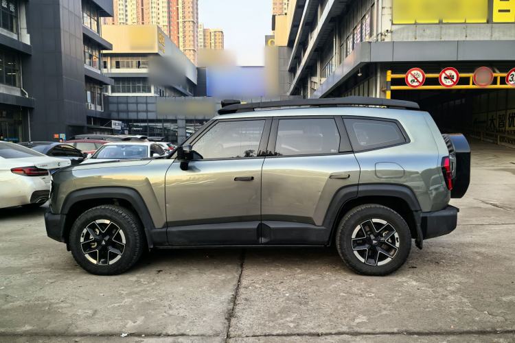 Used  G318 2024 Four-Wheel-Drive Air Suspension Model
