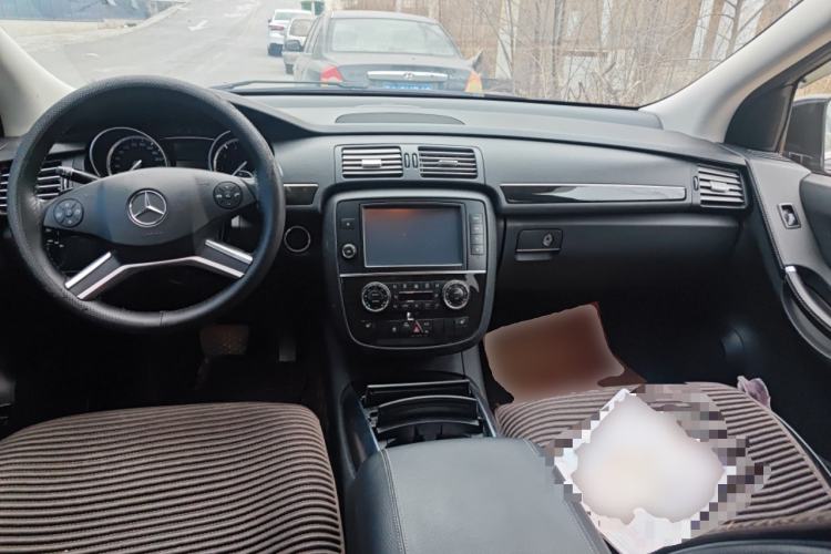 Used Mercedes-Benz R-Class 2017 R 320 4MATIC Business Edition Prestige Model
