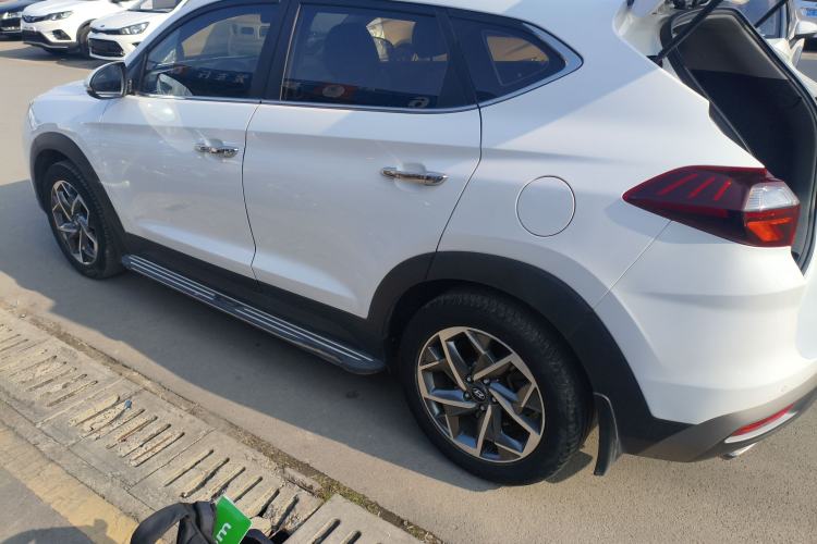 Used Hyundai Tucson 2019 280TGDi Dual-Clutch Two-Wheel Drive Fashion Edition China VI Standard
