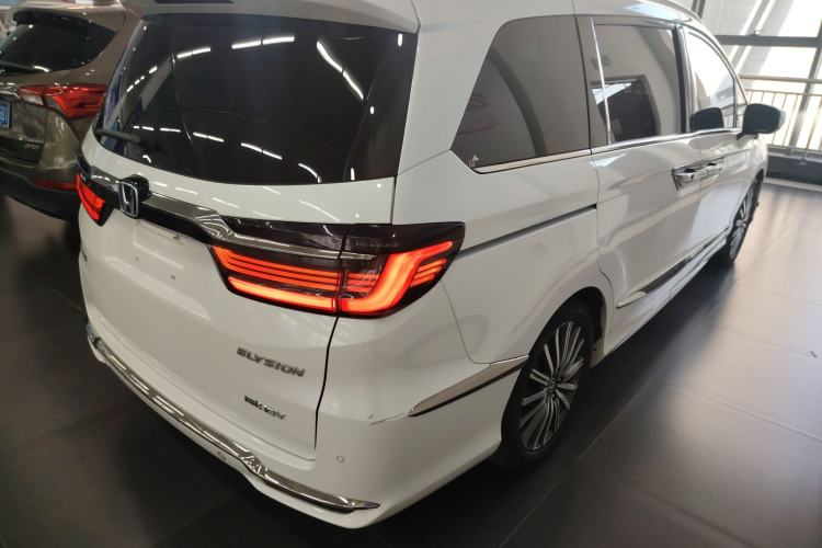 Used Honda Elysion 2022 2.0L eHEV Luxury First Edition

