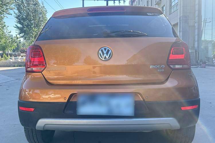 Used Volkswagen Polo 2018 1.5L Cross Polo Automatic
