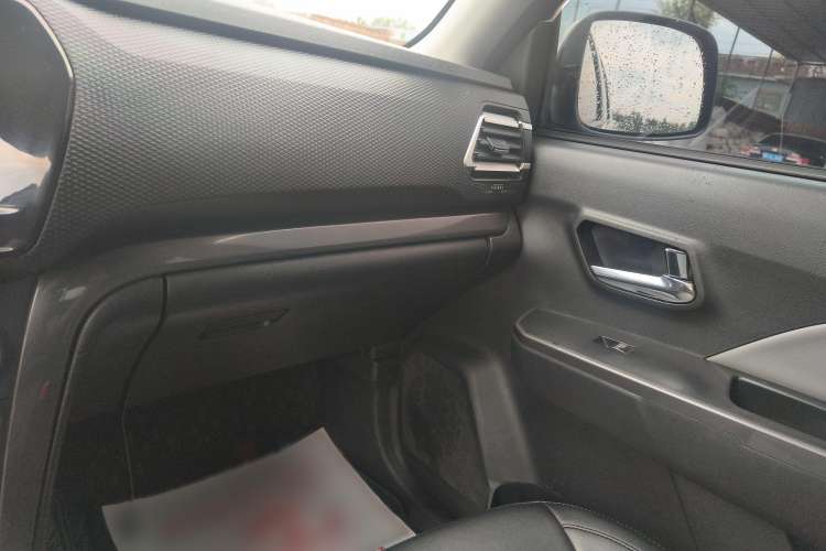 Used Great Wall Wingle 5 2023 2.4L Gasoline Two-Wheel-Drive Entry-Level Model with Long Cargo Bed
