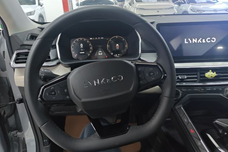 Used Lynk & Co 06 EM-P 2022 PHEV 84 km Range Pro Version
