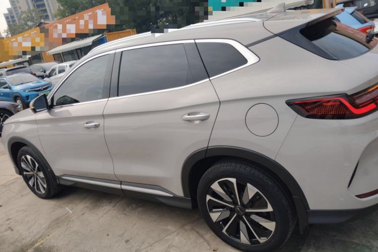 Used BYD Song PLUS New Energy 2025 EV 520km Luxury Version
