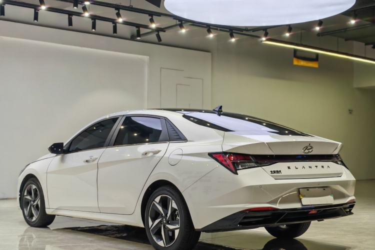 Used Hyundai Elantra 2022 1.5L CVT LUX Prestige Edition
