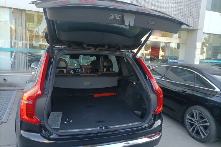 Used Volvo XC90 2022 B5 Smart Drive Luxury Edition 5 Seats
