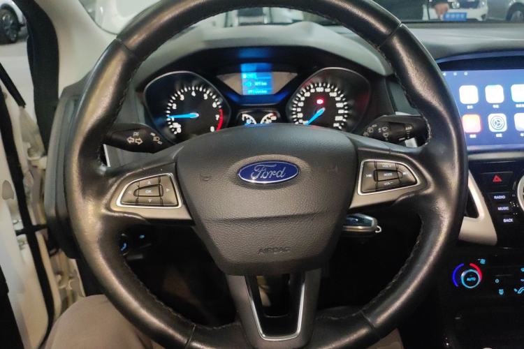 Used Ford Focus 2017 Hatchback 1.6L Automatic Fashion Edition Smart Drive Version
