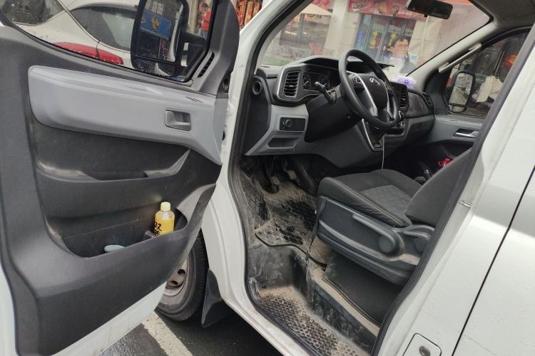 Used SAIC MAXUS Xintu V80 2024 Aotong Value Edition 6MT Long-Wheelbase Mid-Roof Model with 127 Ps Available in 6/7/8/9-Seater Configurations