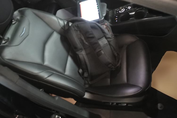 Used Cadillac XT4 2020 28T Two-Wheel-Drive Leading Version
