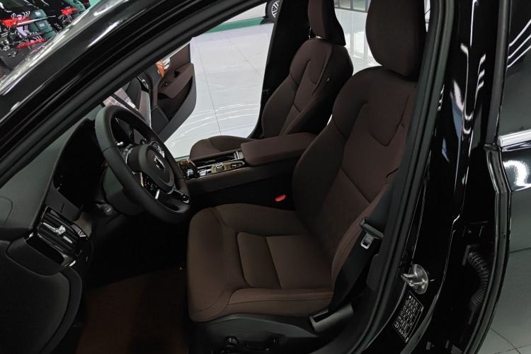 Used Volvo S90 2026 B5 Zhiyi Luxury Edition
