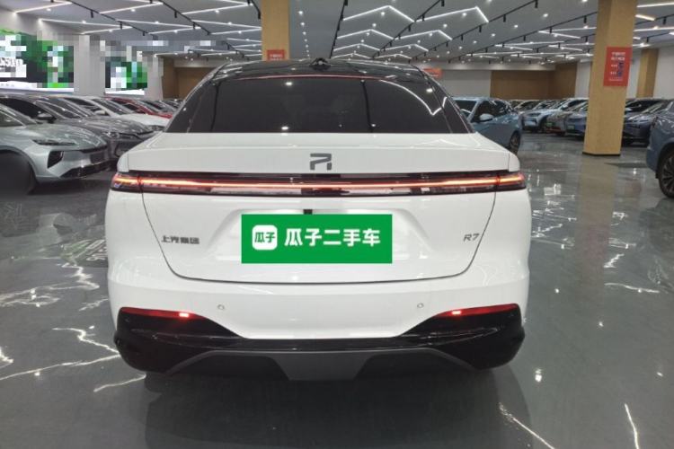 Used  R7 2025 Advanced Edition