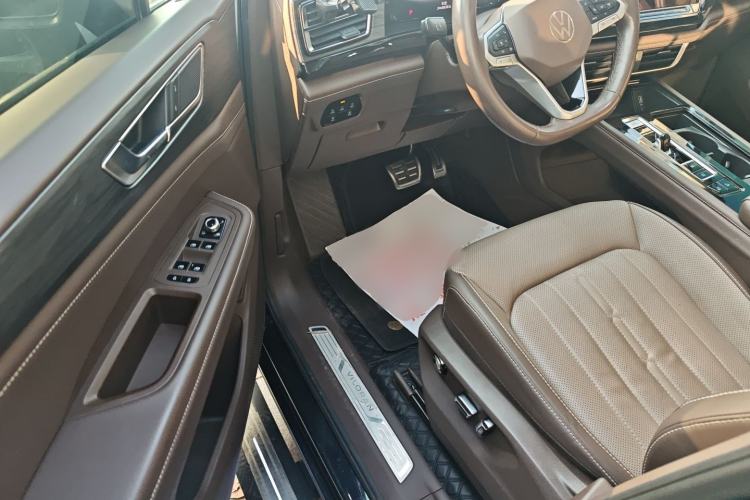 Used Volkswagen Viloran 2022 380TSI Luxury Edition