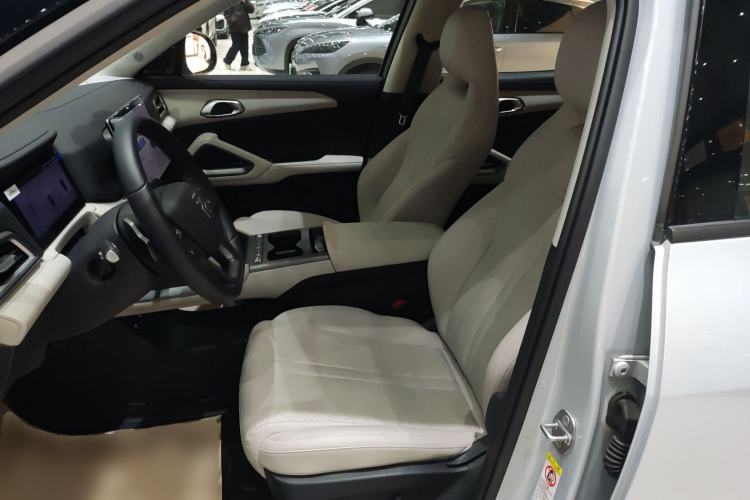 Used BYD Yuan UP 2025 Intelligent Driving Version 401 km Leading Edition
