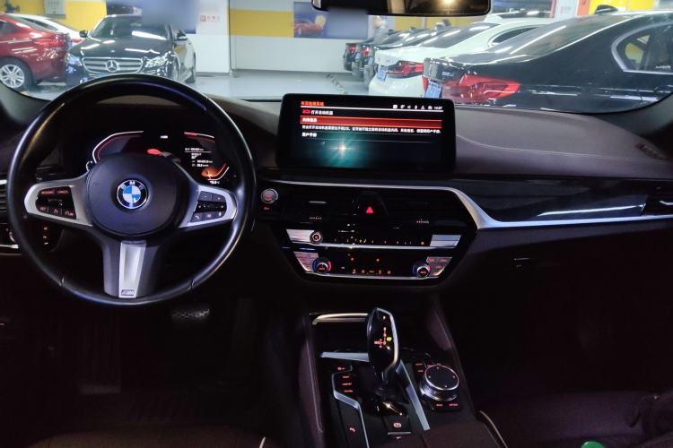 Used BMW 5 Series 2022 Second Facelift 525Li M Sport Package
