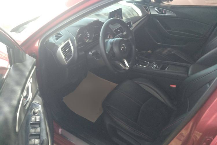 Used Mazda Mazda 3 Axela 2017 Hatchback 2.0L Automatic Luxury Model Emission Standard China V
