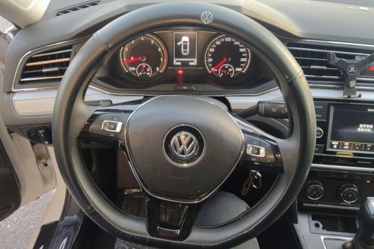 Used Volkswagen Lamando 2019 230TSI DSG Fashion Edition China VI
