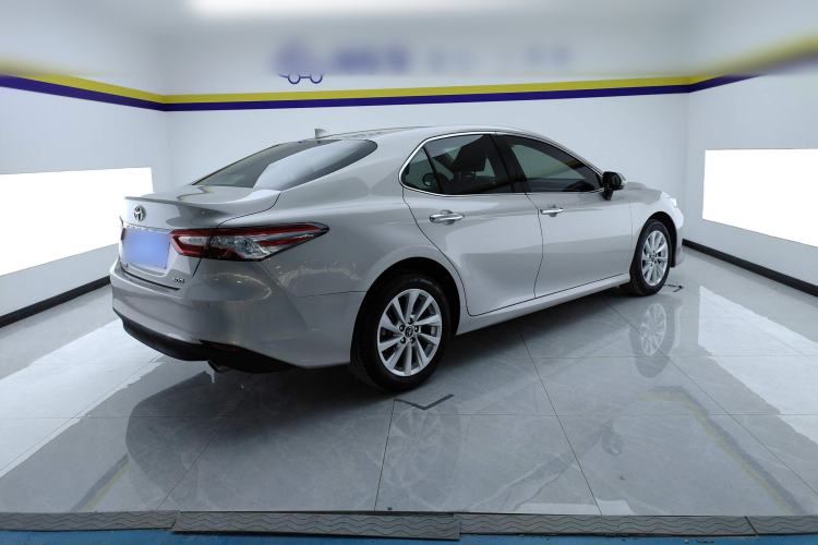 Used Toyota Camry 2021 2.0G Luxury Edition

