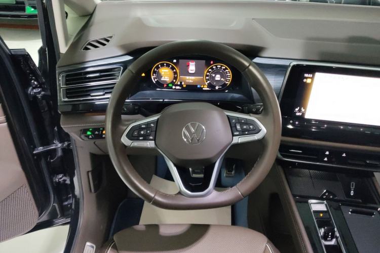 Used Volkswagen Viloran 2023 380TSI Prestige Edition
