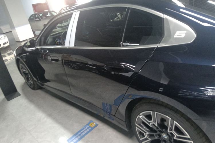 Used BMW 5 Series 2024 530Li Luxury Edition M Sport Package