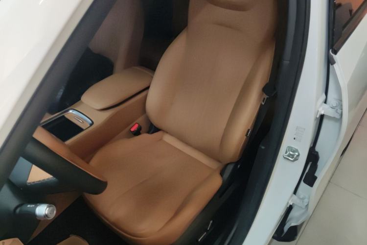 Used  L7 2025 EM-i 115km Exploration+ Edition
