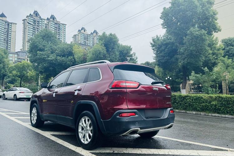 Used  Cherokee 2017 2.4L Leading Edition
