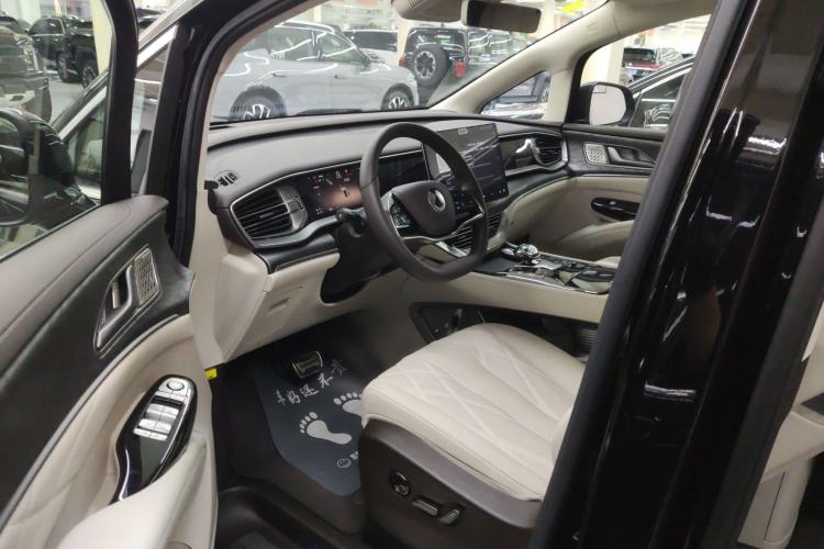 Used Denza D9 2025 DM-i Smart Drive 1020 Four-Wheel Drive Premium Model