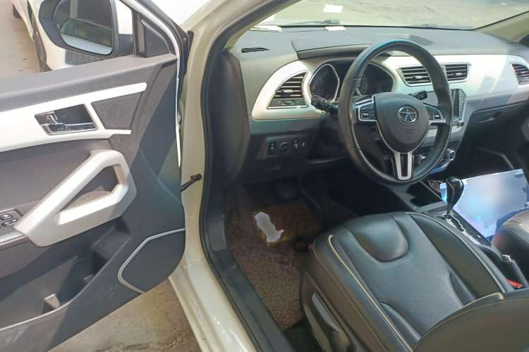 Used  Refine S2 2015 1.5L CVT Luxury Smart Version
