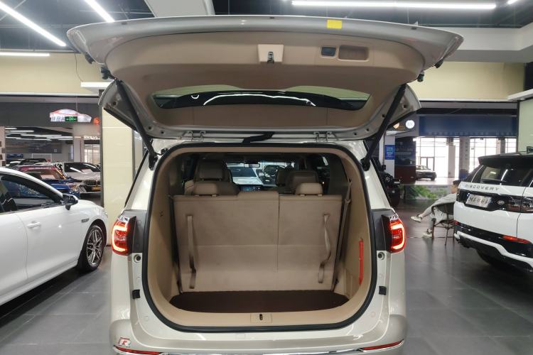 Used Buick GL8 2021 ES Landtrek 653T Luxury Model
