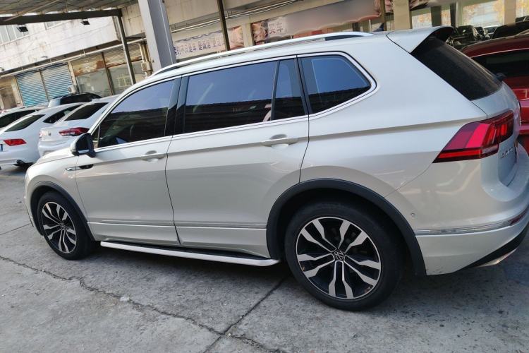 Used Volkswagen Tiguan L 2021 330TSI Automatic Two-Wheel Drive R-Line Enhanced Edition
