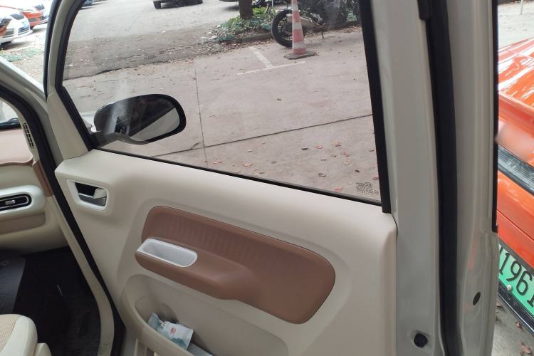 Used Wuling Hongguang MINIEV 2024 3rd Generation 215km Advanced Version
