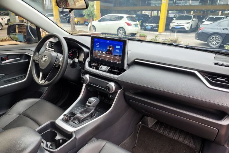 Used Toyota Wildlander 2020 2.0L CVT 4x4 Luxury Edition
