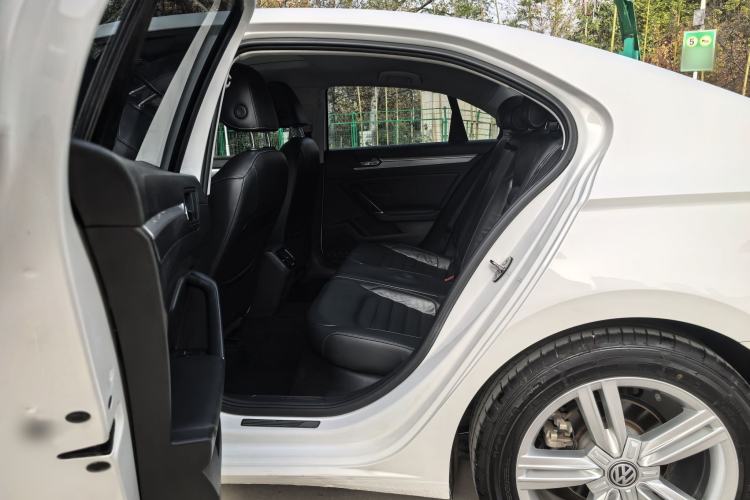 Used Volkswagen Lamando 2018 280TSI DSG Comfort Edition
