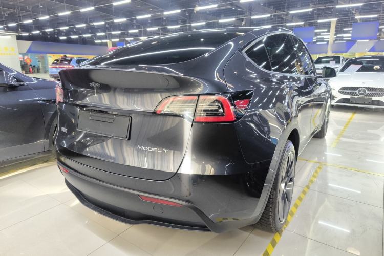 Used Tesla Model Y 2024 Long-Range All-Wheel-Drive Version