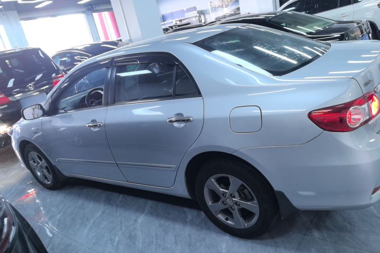 Used Toyota Corolla 2012 Luxurious Edition 1.8L CVT GL-i
