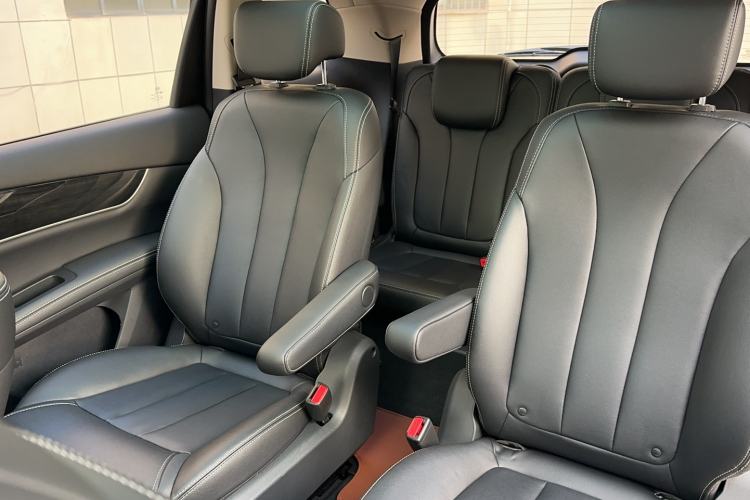 Used BYD Song MAX 2018 1.5T Automatic Smart Connect Elite Model with 6 Seats
